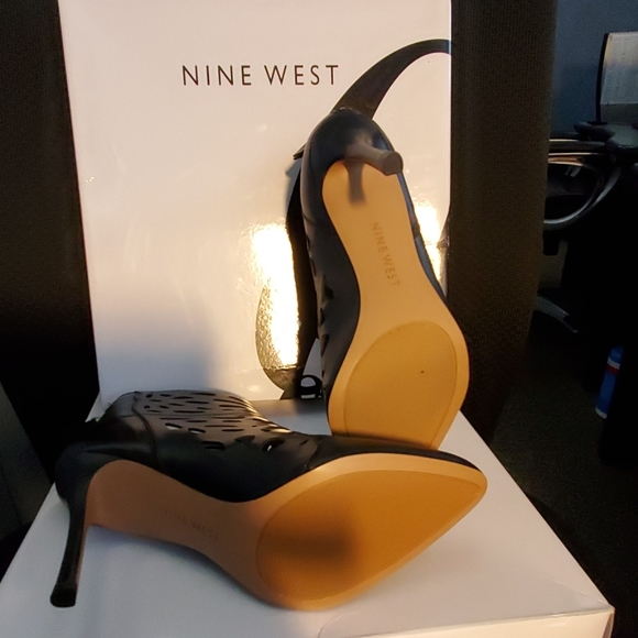 Ankle boots - Picture 2 of 5